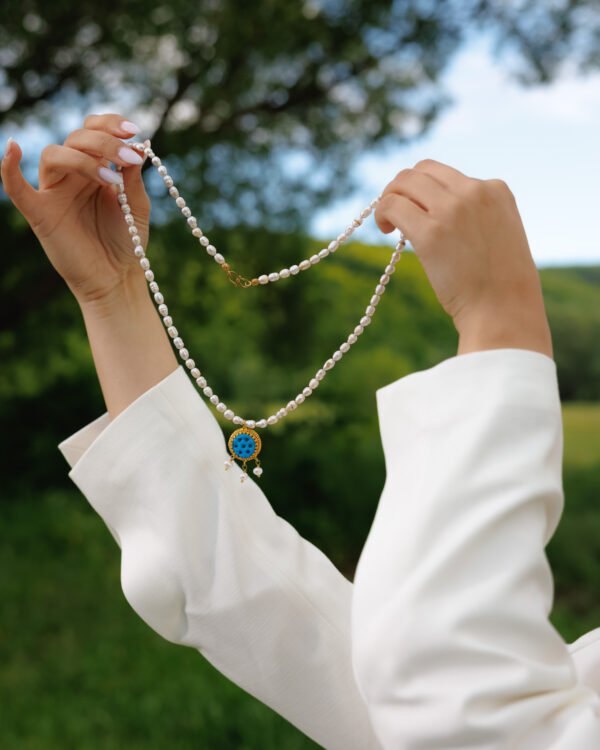 White Pearls Necklace