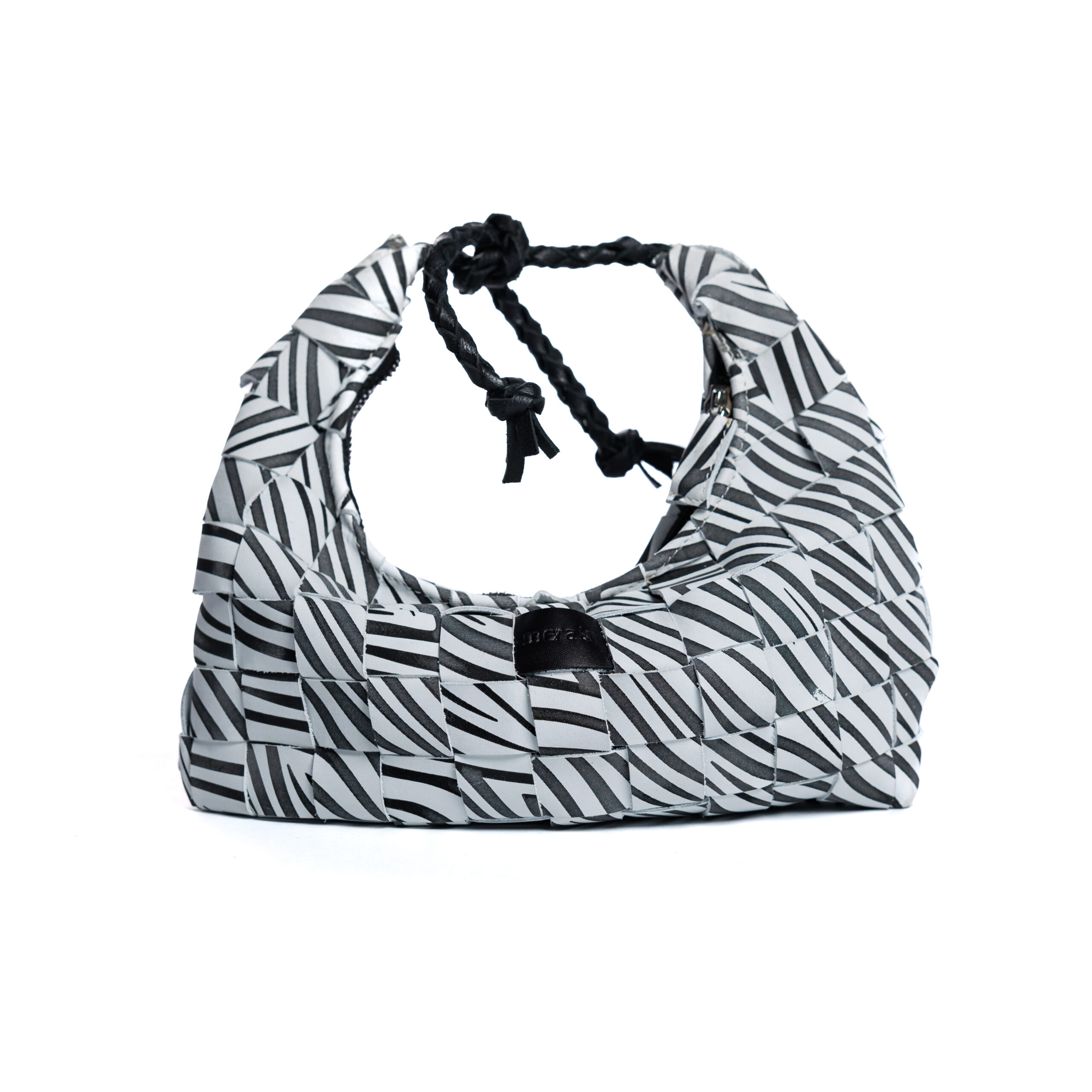 215A0106-scaled-1 Zebra Twist - Image 1