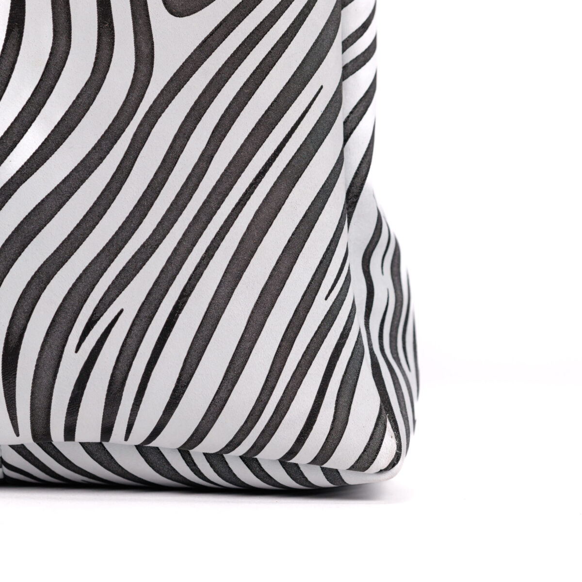 Not so minnie Zebra Bag - Image 3